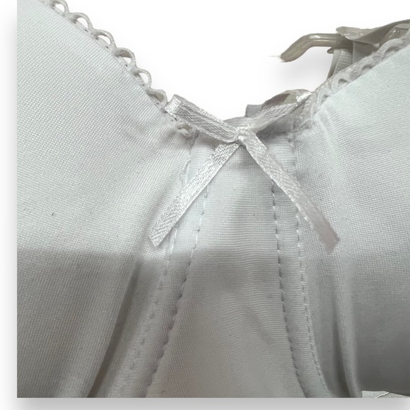 NEW 4 Piece Bra Bundle - Bobbie & Brooks Moulded Spacer Bra Women’s Size 44D - Picture 7 of 16